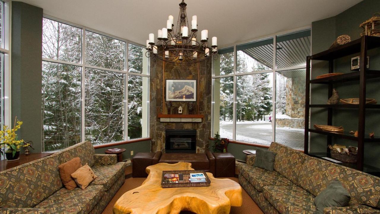 Woodrun 302 | Large W/ Shared Heated Pool & Large Hot Tub Holiday home Whistler