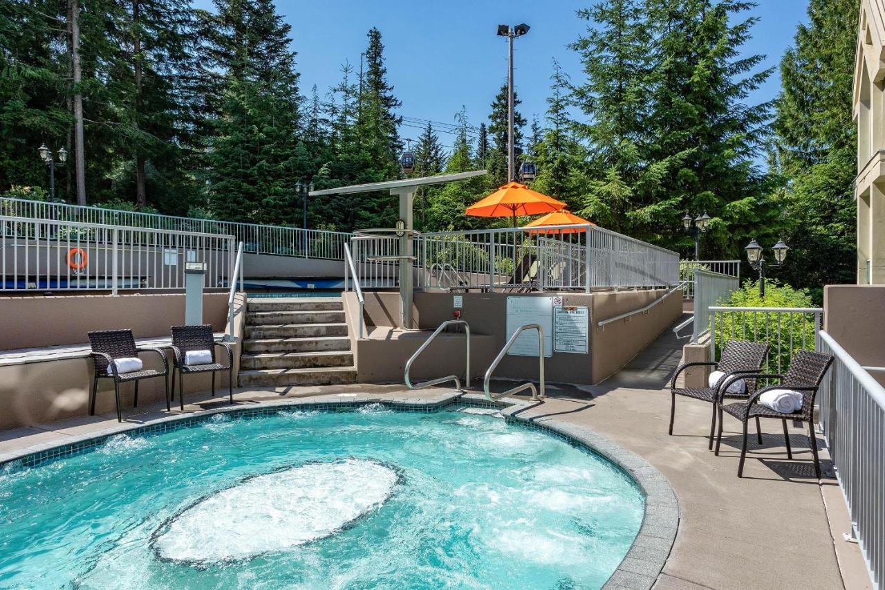 Holiday home Woodrun 302 | Large W/ Shared Heated Pool & Large Hot Tub Whistler